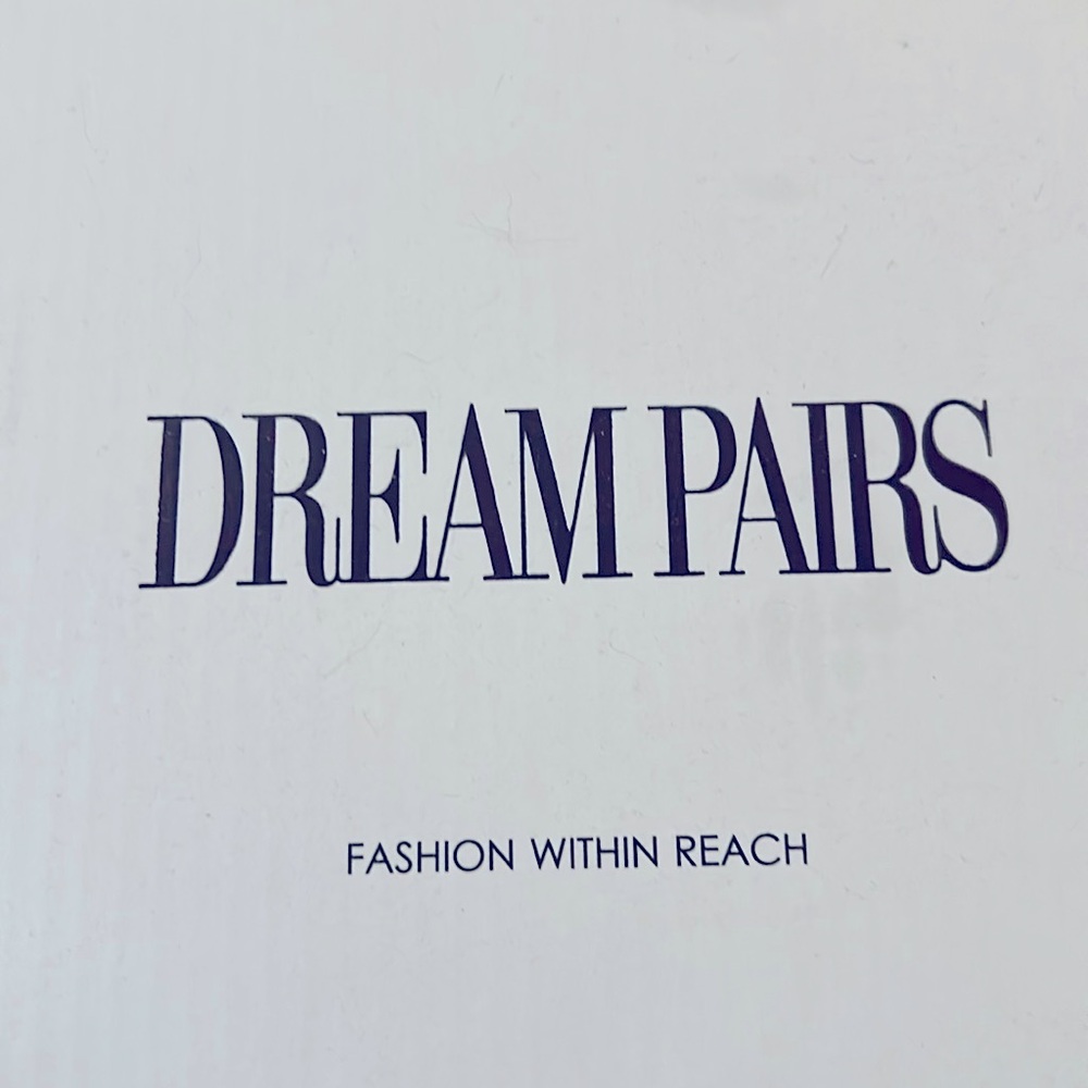 New white dream pairs flats size 5